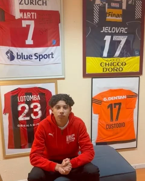 4.12.2024 🗓️

Jour 4

Yassin Boughanem 
17 ans 
Football 
FC Lausanne Sport M-19 Élite 
Employé de commerce au CHUV 2è année
Vient de Genève 
Interne au CSEL depuis août 2023

Dans quel stade rêverais tu de jouer ? 
‘’Santiago Barnabeu Madrid’’.

Que représente le CSEL pour toi ? 
‘’Investissement et discipline’’

Découvrez chaque jour, jusqu’au 24.12, nos internes qui se présentent dans le cadre de notre Calendrier de l’Avent 🎄🎅

@lausanne_sport 
@lausannesport_academie 
@lausannelasportive 
@villelausanne 
@chuvlausanne 
@etat_de_vaud 

#football #sport #sportif #sportétude