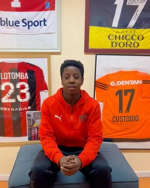 6.12.2024 🗓️

Jour 6

Jules Terraz 
16 ans 
Hockey sur glace 
LHC Academy U-17 élite 
1ere année de maturité au gymnase de Provence 
Vient de Château d’Oex (VD)
Interne depuis août 2024

Dans quelle patinoire rêverais tu de jouer ? 
‘’Canadiens de Montréal’’

Que représente le CSEL pour toi ? 
“convivial et pratique”

Découvrez chaque jour, jusqu’au 24.12, nos internes qui se présentent dans le cadre de notre Calendrier de l’Avent 🎄🎅

@lausannehc_officiel 
@lhc_academy 
@lausannelasportive

#hockey #hockeyplayer #hockesurglace #sport #sportétudes #formation
