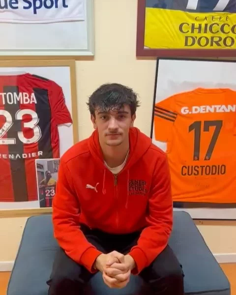 12.12.2024 🗓️

Jour 12 

Fabio Ferreira 
18 ans 
Football 
FC Lausanne Sport M-19 Élite
Gymnase de Beaulieu 3eme année en culture générale - option santé 
Vient de Vevey (VD)
Interne au CSEL depuis août 2022 

Dans quel stade rêverais-tu de jouer?
“Estadio da Luz à Lisbonne” 

Que représente le CSEL pour toi ?
“Une grande famille et de la discipline”

Découvrez chaque jour, jusqu’au 24 décembre, les internes du Centre Sport-Etudes Lausanne qui se présentent dans le cadre de notre Calendrier de l’Avent ✨🎄🎁🎅

@fabio_06.f 
@lausannesport_academie 
@lausanne_sport 
@lausannelasportive 
@villelausanne 
@vevey_officiel 
@gymnase_beaulieu_comite 
@etat_de_vaud 
@sfv_asf 

#football #sportif #athlete #sport #sportetudes #formation #footballplayer #lausanne #suisse🇨🇭