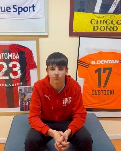 18.12.2024 🗓️

Jour 18 

Stefan Nedanoski 
16 ans 
Football
FC Lausanne Sport M-17 Élite
Employé de commerce au COFOP 2ème
Vient de Lonay (VD)
Interne au CSEL depuis août 2023 

Dans quel stade rêverais-tu de jouer?
« Au Camp Nou à Barcelone » 

Que représente le CSEL pour toi? 
«  Objectifs et réussite »

Découvrez chaque jour, jusqu’au 24 décembre, les internes du Centre Sport-Etudes Lausanne qui se présentent dans le cadre de notre Calendrier de l’Avent ✨🎄🎁🎅

@stef_neda 
@lausannesport_academie 
@lausanne_sport 
@villelausanne 
@lausannelasportive 
@etat_de_vaud 

#football #formation #sportetudes #apprentissage #sportif #sport #ecoledevie