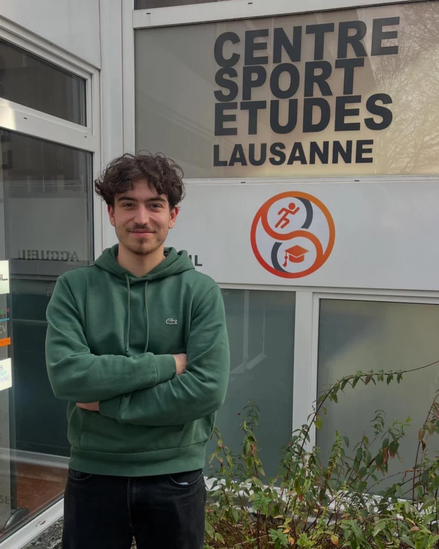 #alumni 

Sympathique visite hier de Malo Baladier (2004), interne au CSEL de 2019 à 2024.

Joueur de hockey sur glace formé à la LHC Academy dans les catégories U-17 et U-20 durant 5 ans. 

Malo a obtenu son CFC à l’école de commerce du Gymnase de Beaulieu + sa Maturité Professionnelle Commerciale (MPC) au sein des Retraites Populaires.

Cette saison, il a joué au HCV Martigny ainsi qu’avec les U20 du LHC en plus d’avoir effectué une formation d’assistant marketing.

Bonne suite Malo et merci pour la visite 😊.

@baladiermalo 
@lhc_academy 
@hcv_martigny 
@lausannehc_official 
@lausannelasportive 
@villelausanne 
@retraitespopulaires 

#hockeysurglace #sport #sportetude #formation #ecoledevie #sportif #lausanne