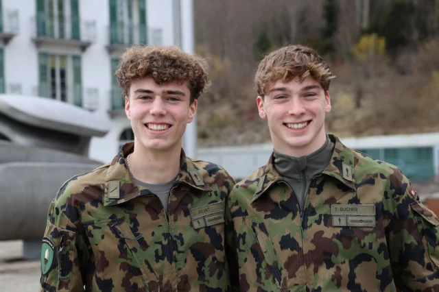 #friends 

Amis pour la vie 🤝

Après trois années ensemble au CSEL, Thibaud et Lorrain se sont retrouvés sous les drapeaux pour leur service militaire pour sportives et sportifs d’élites à Macolin, de octobre 2024 à mars 2025. 
Une magnifique expérience de 18 semaines intensives avec plus de 70 jeunes espoirs du sport suisse 🇨🇭 

Lorrain Joliat (2004)
Badminton
Interne au CSEL de 2021 à 2024
Maturité au Gymnase Auguste Piccard Lausanne.

Thibaud Bucher (2003)
Plongeon
Interne au CSEL de 2020 à 2024
Maturité au Gymnase Auguste Piccard Lausanne. 

Bon retour dans la vrai vie les garçons 😂 et à bientôt au CSEL 😉

@lorrain_badminton 
@thibaud.bucher 
@swissbadminton 
@lausanneaquatique 
@lausannelasportive 
@gapiccard 
@etat_de_vaud 
@baspo_magglingen 
@armee.ch_sport 

#sport #plongeon #badminton #sportifelite #macolin #magglingen #sportifs #sportetudes #formation #gymnase #maturité #ecoledevie #lausanne #suisse